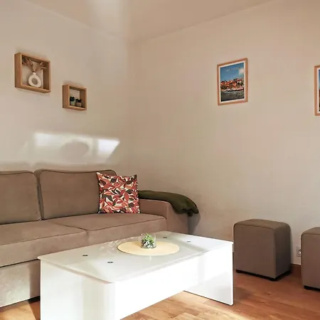 Apartamento à 300m Des Plages De - Parking Privé *